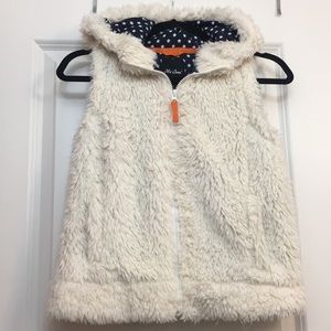 Fuzzy Cream No Sleeve Hoodie